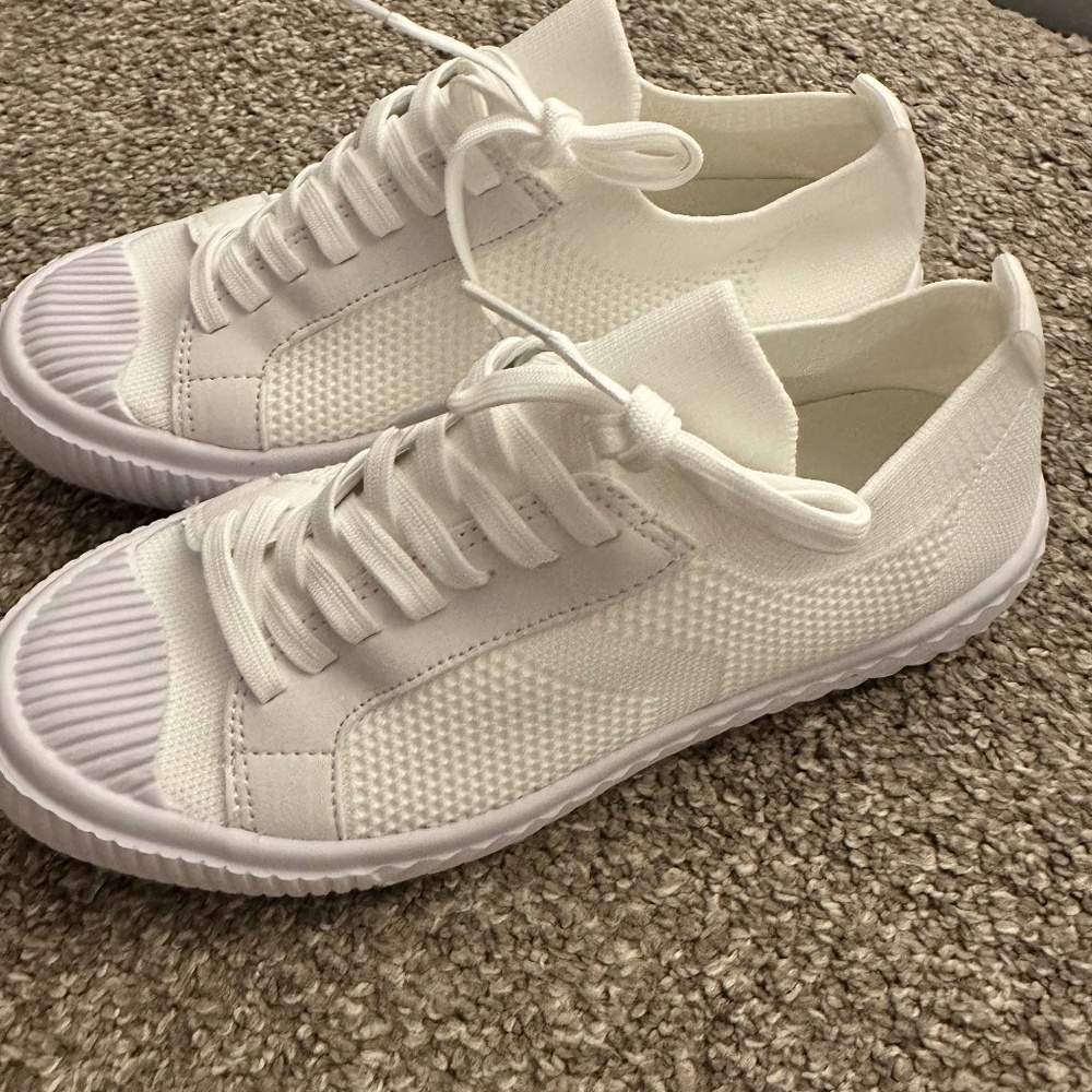 Women’s White Sneakers size 8.5/9